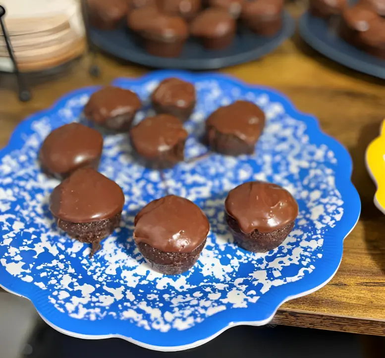 Texas Sheet Cake Bites Recipe {30 minutes}