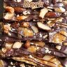 Indulge in our delicious Snickers Date Bark! This easy recipe combines creamy chocolate, sweet dates, and crunchy nuts for a perfect healthy treat. Packed with energy, it’s great for a quick snack or dessert. Try this mouthwatering treat today, and don't forget to save this pin for later!